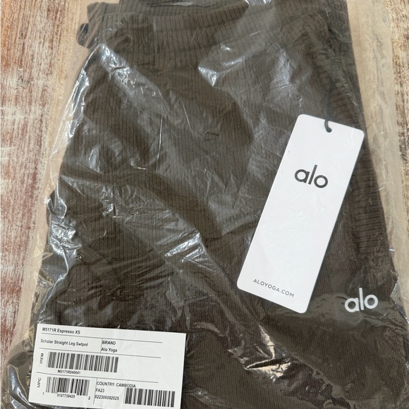 Alo Yoga Scholar Straight Leg Sweatpant in the Espresso colorway, size XS NWT!!! - Picture 5 of 9